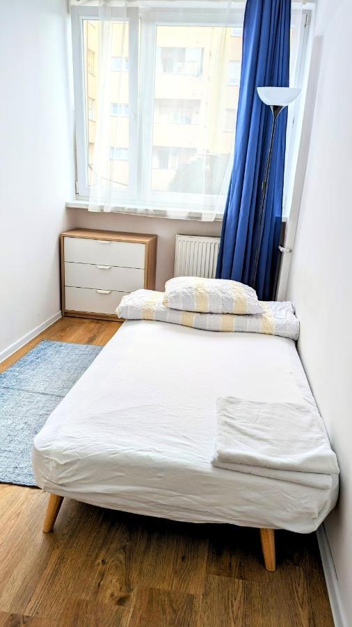 Ursus Rooms-self Check-in Hostel *