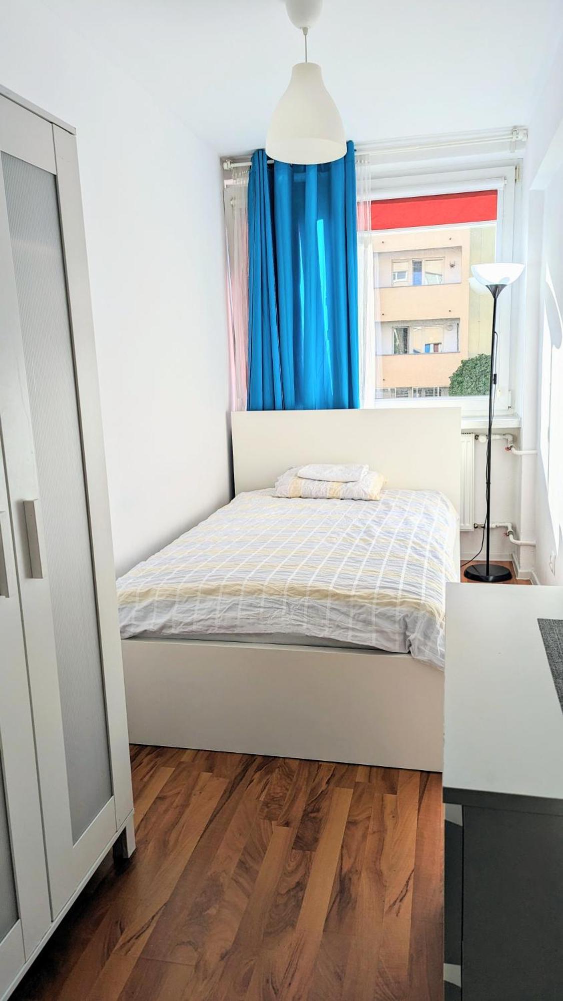 Ursus Rooms-self Check-in Hostel *